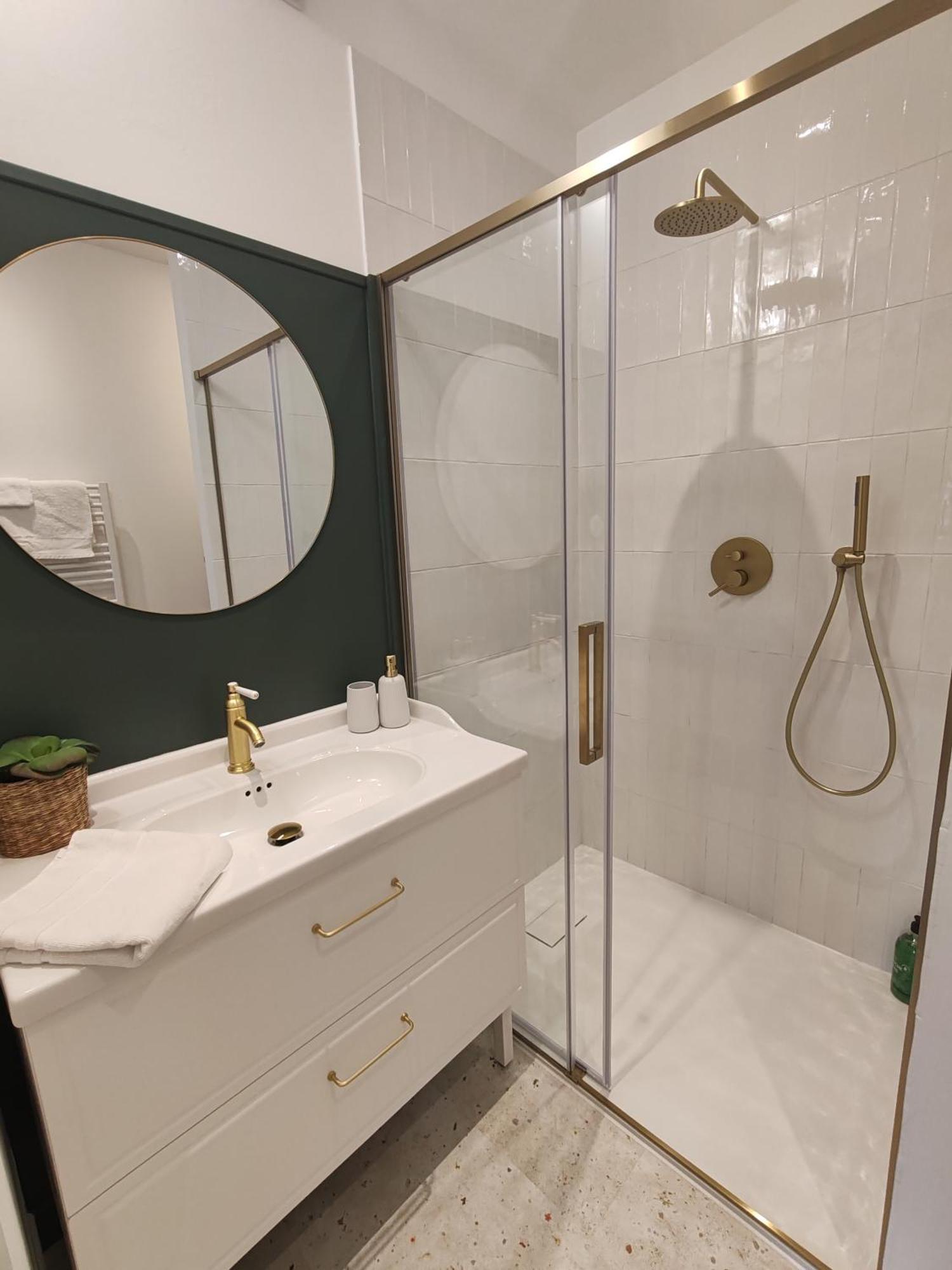 L'Oiseau Vert Montbeliard Phòng bức ảnh