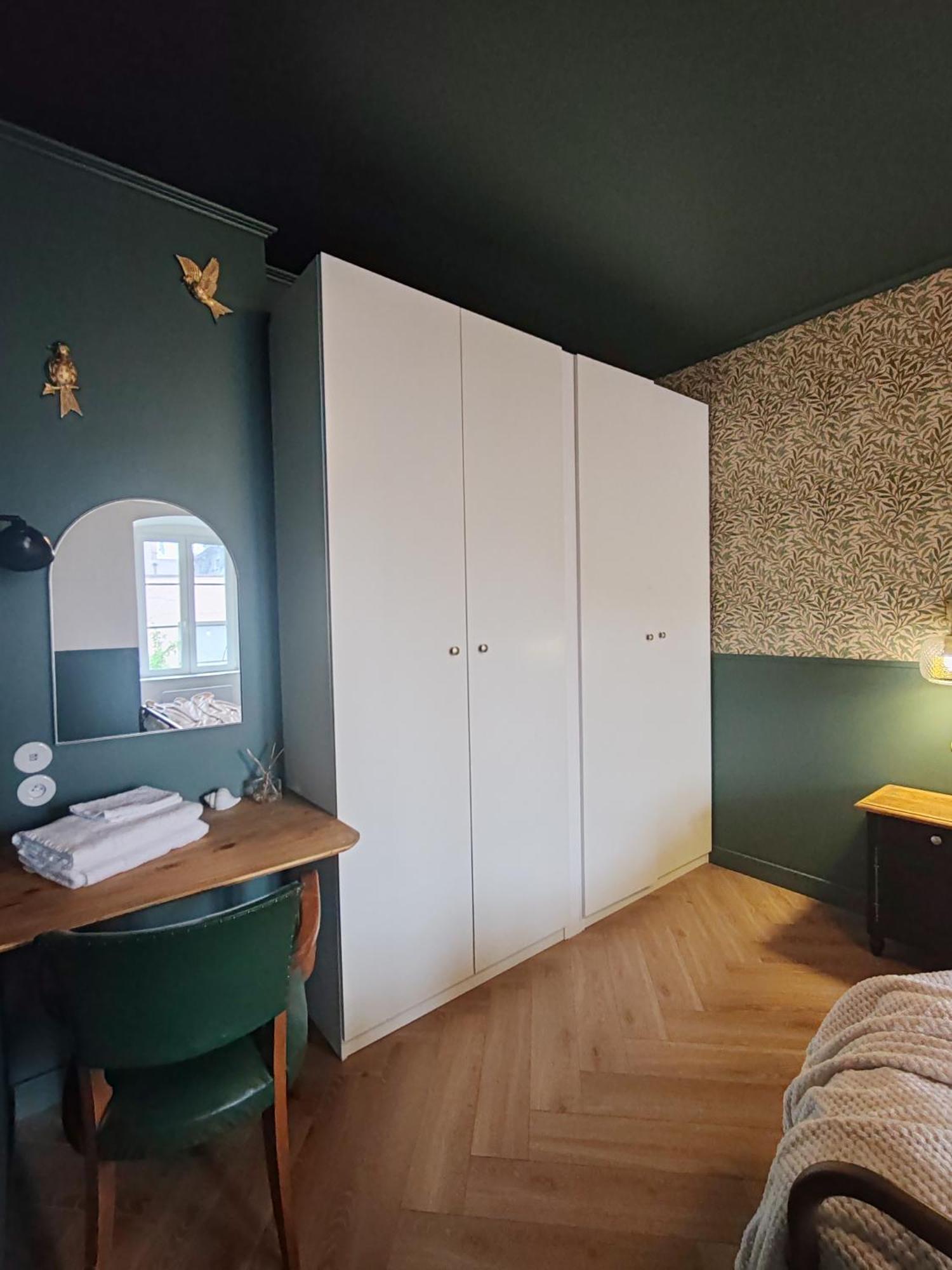 L'Oiseau Vert Montbeliard Phòng bức ảnh
